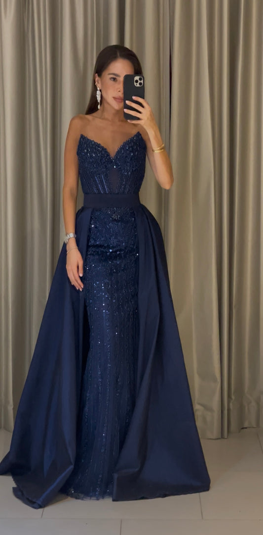 VESTIDO CRISTALES CON CAUDA